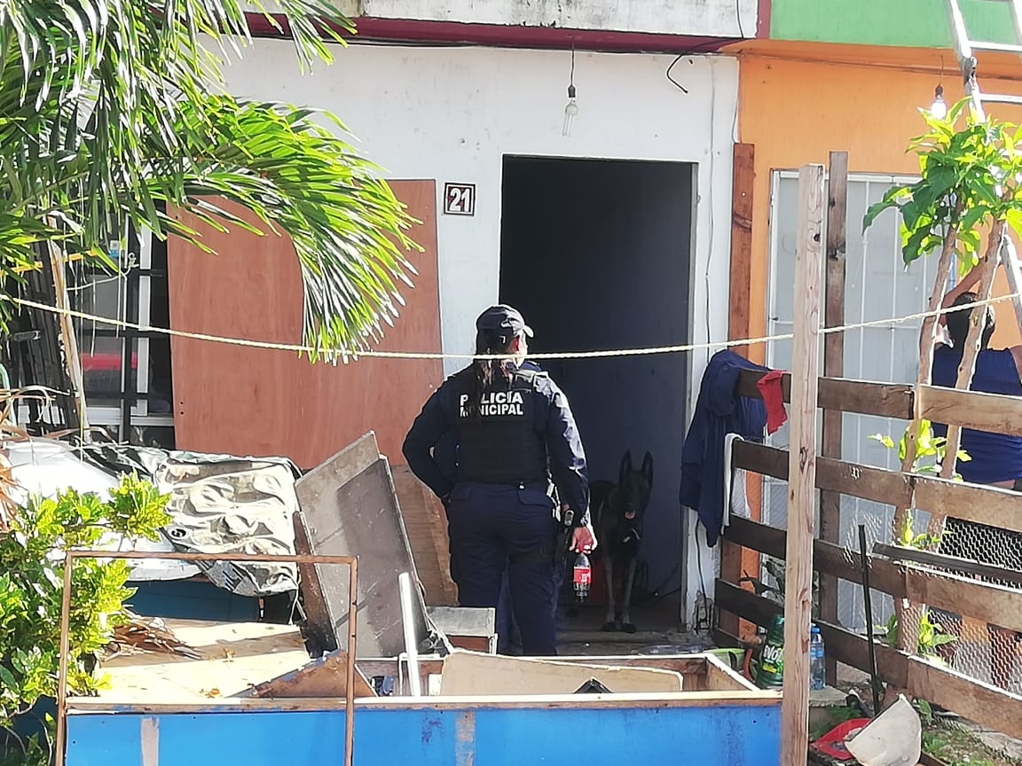 Policía de Quintana Roo abrió la puerta de manera violenta