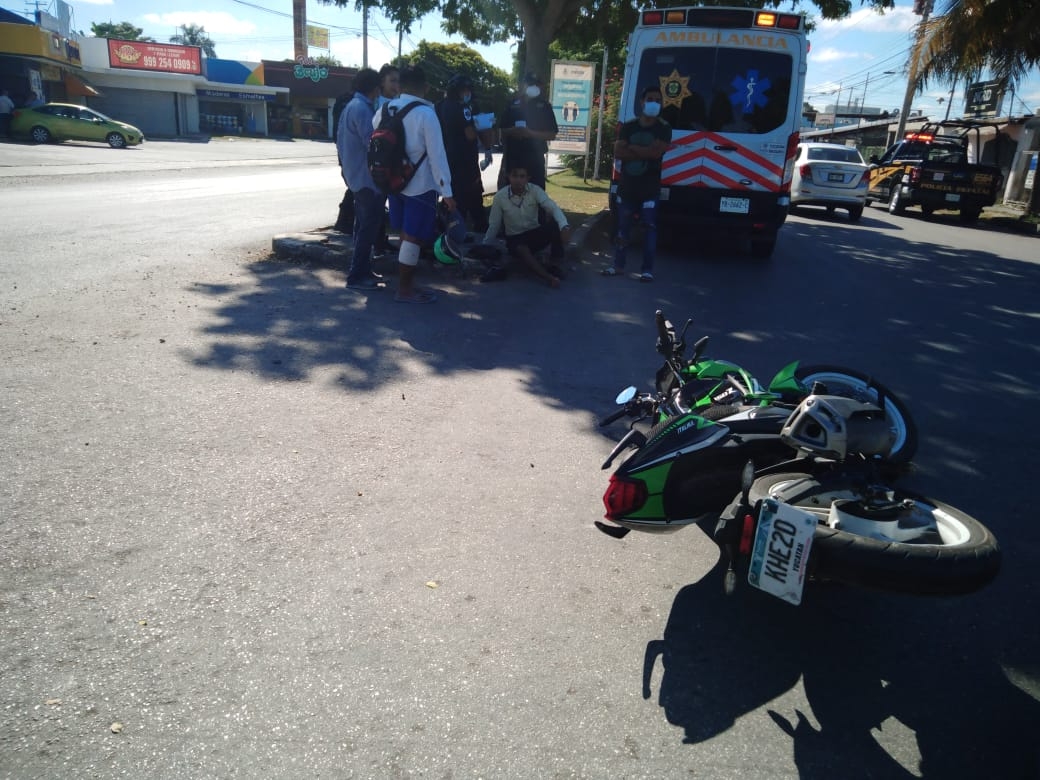 Denuncian a un conductor tras atropellar a un motociclista y huir del lugar en Mérida