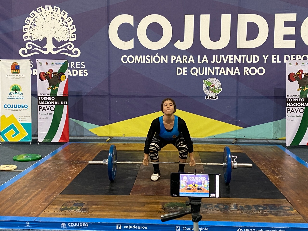En la categoría de Primera Fuerza, Bredni Roque se alzó con 3 oros y Mariana García con 3 medallas de bronce