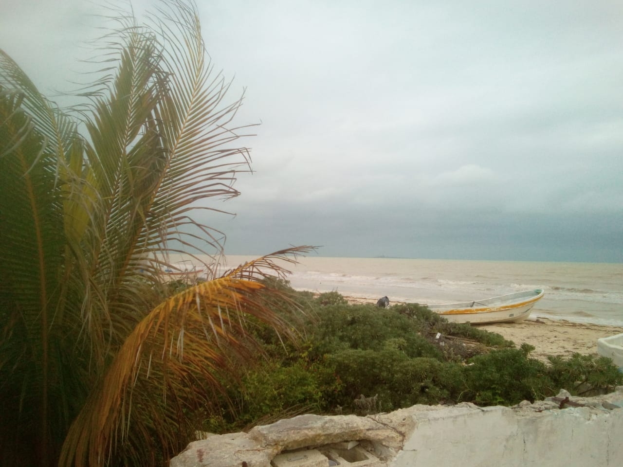 Frente frío se hizo sentir en la costa de Yucatán