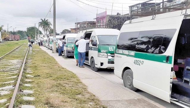Se quedan sin pasajeros transportistas de Candelaria, Campeche