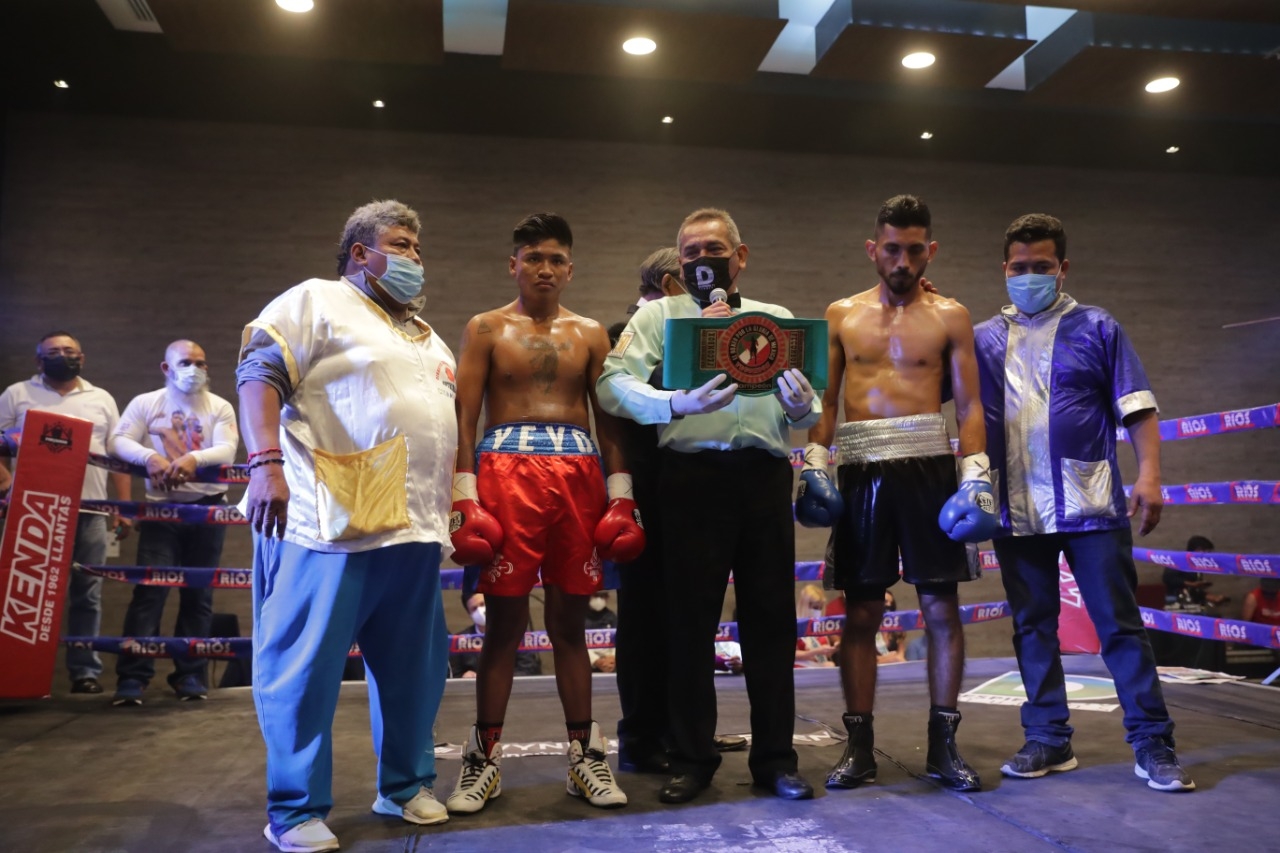 'Avatar' Vasconcelos retiene el título de peso pluma de boxeo en Quintana Roo
