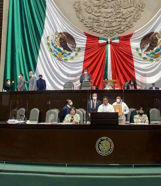 Constitución de Quintana Roo en maya llega a la Cámara de Diputados