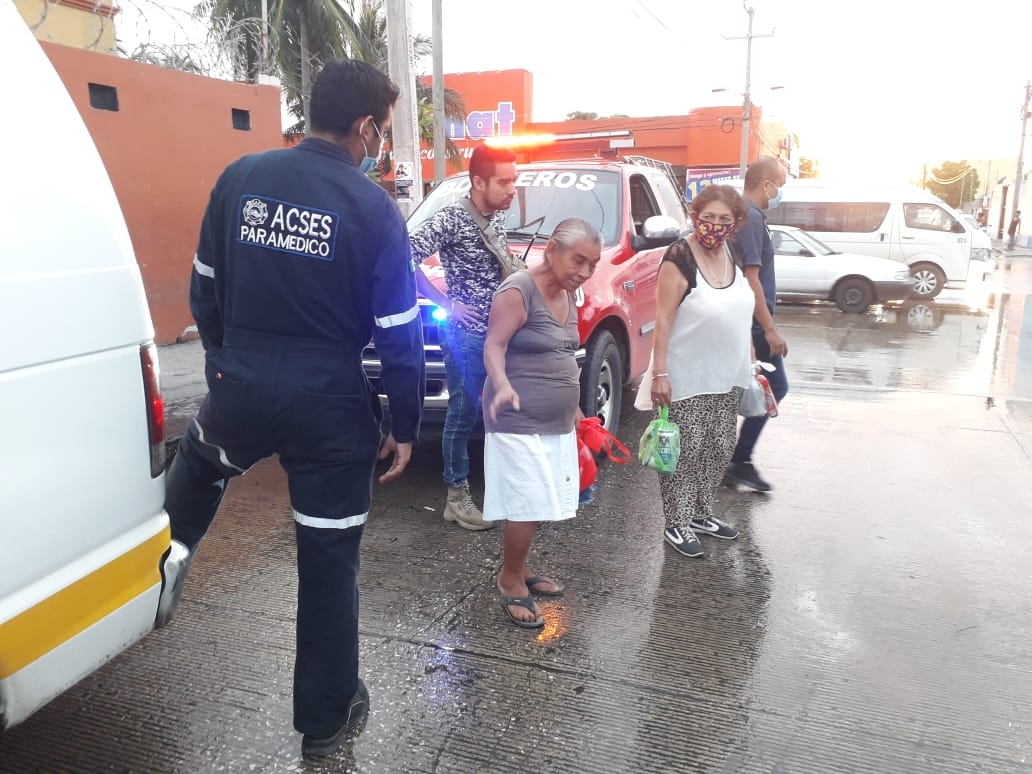 Abuelita sufre ataque epiléptico en Ciudad del Carmen