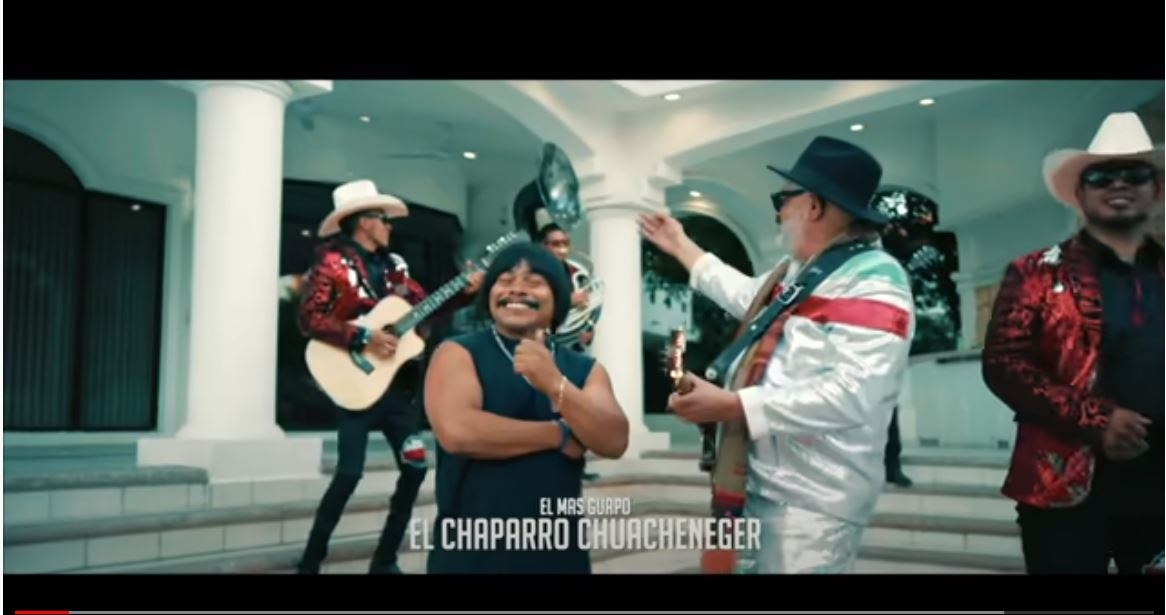 Chaparro Chuacheneger se estrena con Mi Banda el Mexicano: VIDEO
