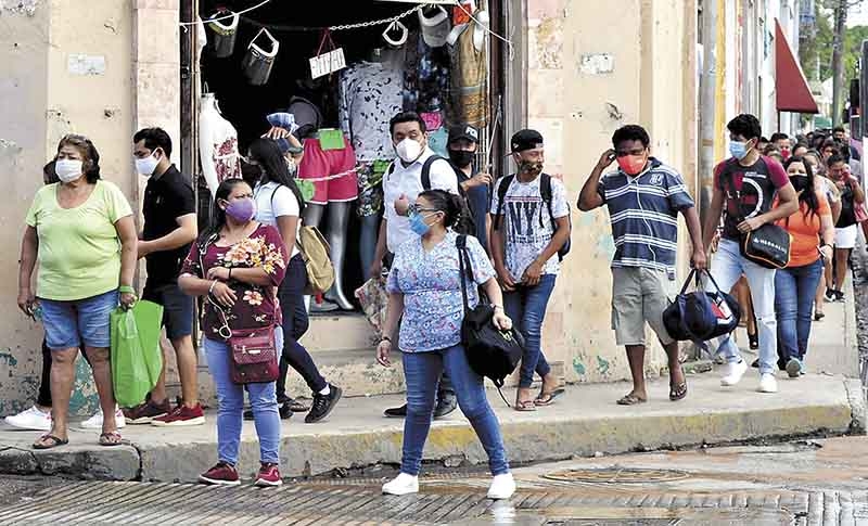 Covid-19 no detiene 'ola humana' en el Centro Histórico de Mérida