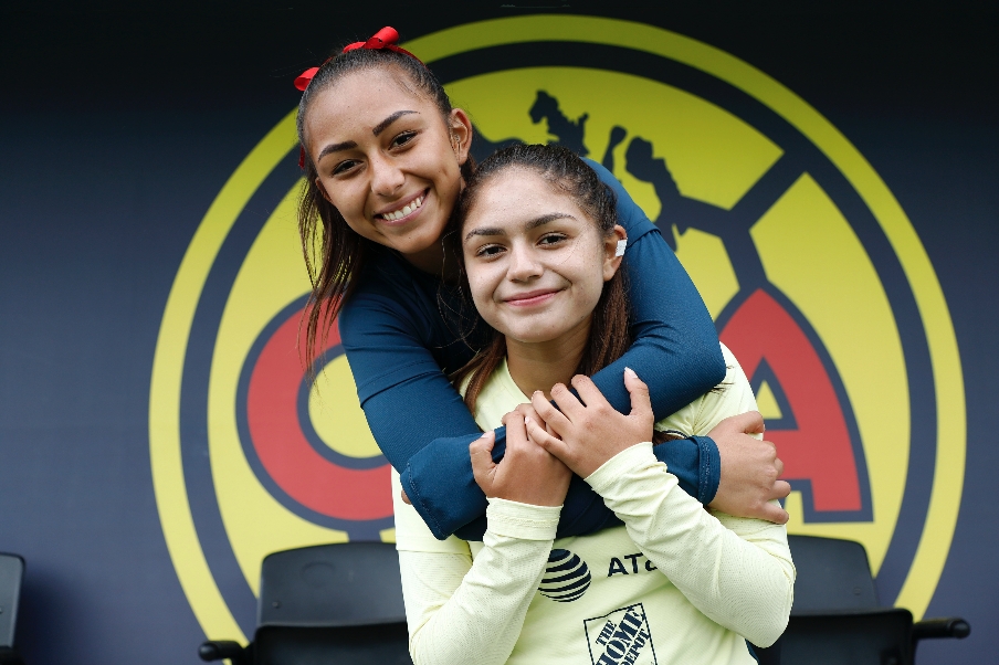 Jugadoras del América femenil, Jana y Jaidy Gutiérrez, pasean en Valladolid