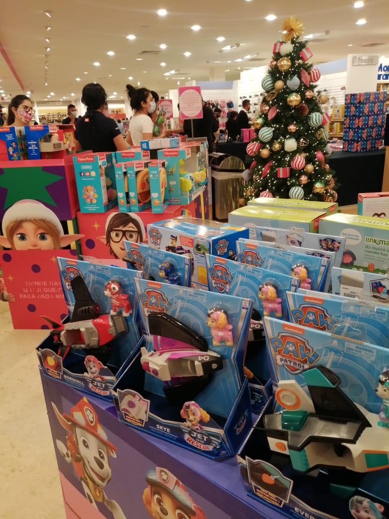 Sufre "Santa Claus" para comprar juguetes esta Navidad en Chetumal