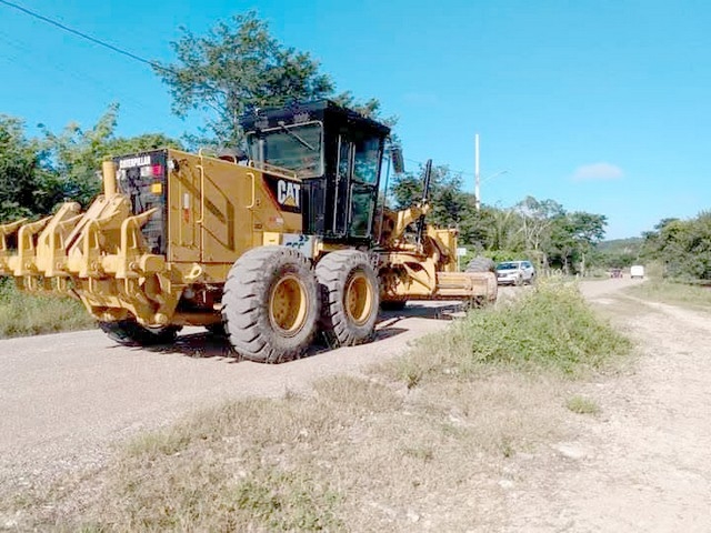 Por el Tren Maya, reparan carreteras dañadas en Champotón