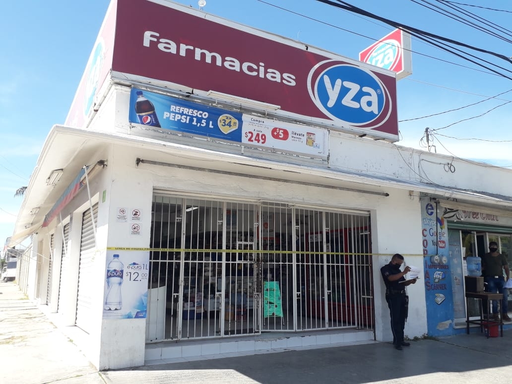 Hombre armando asalta una farmacia en Ciudad del Carmen
