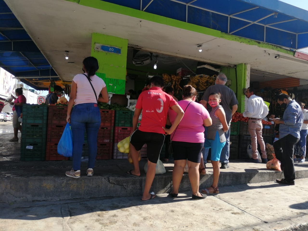 Por compras de última hora, reportan aglomeraciones en Ciudad del Carmen