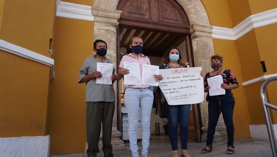 Por falta de pago, protestan trabajadores municipales en Campeche