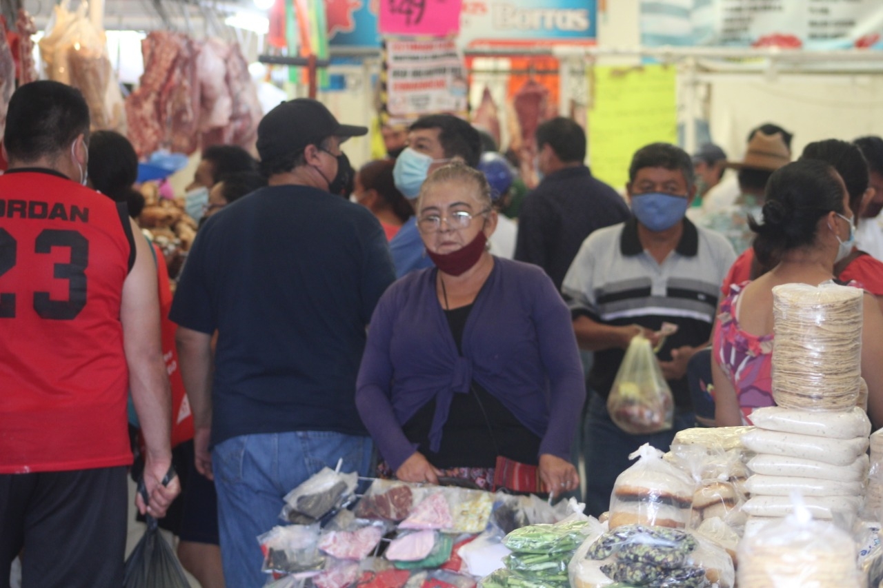 Mercados de Chetumal tienen aglomeraciones de personas sin medidas sanitarias