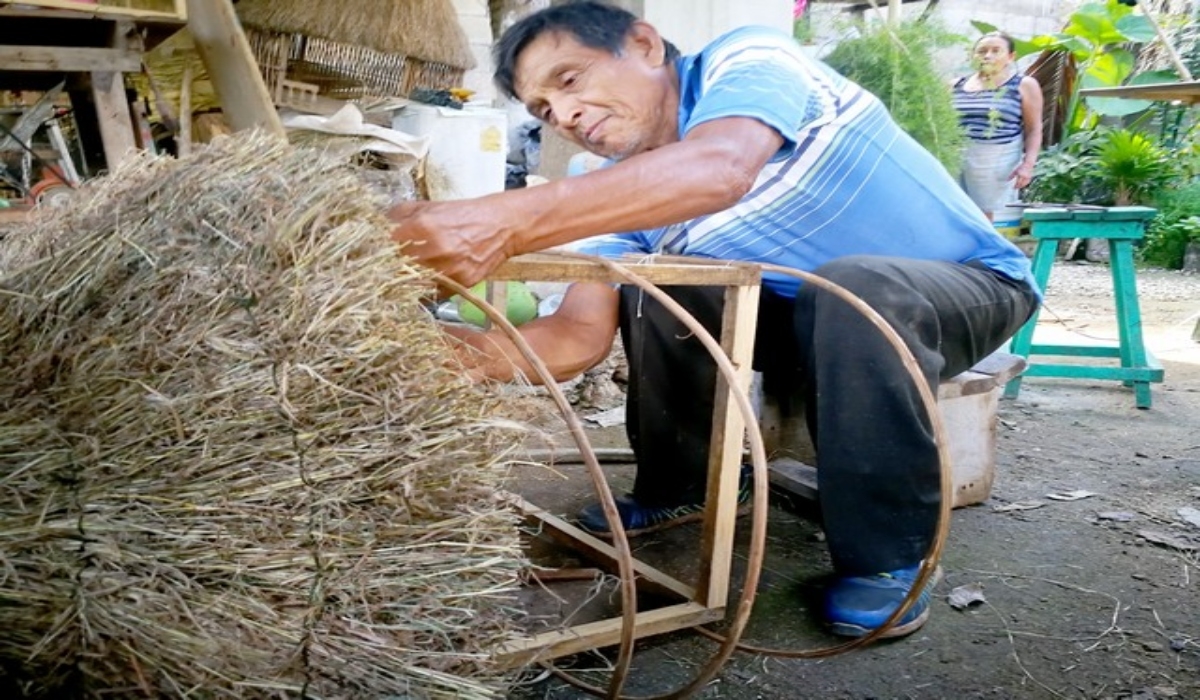 Artesanos de Calkiní elaboran pesebres para recuperar su economía