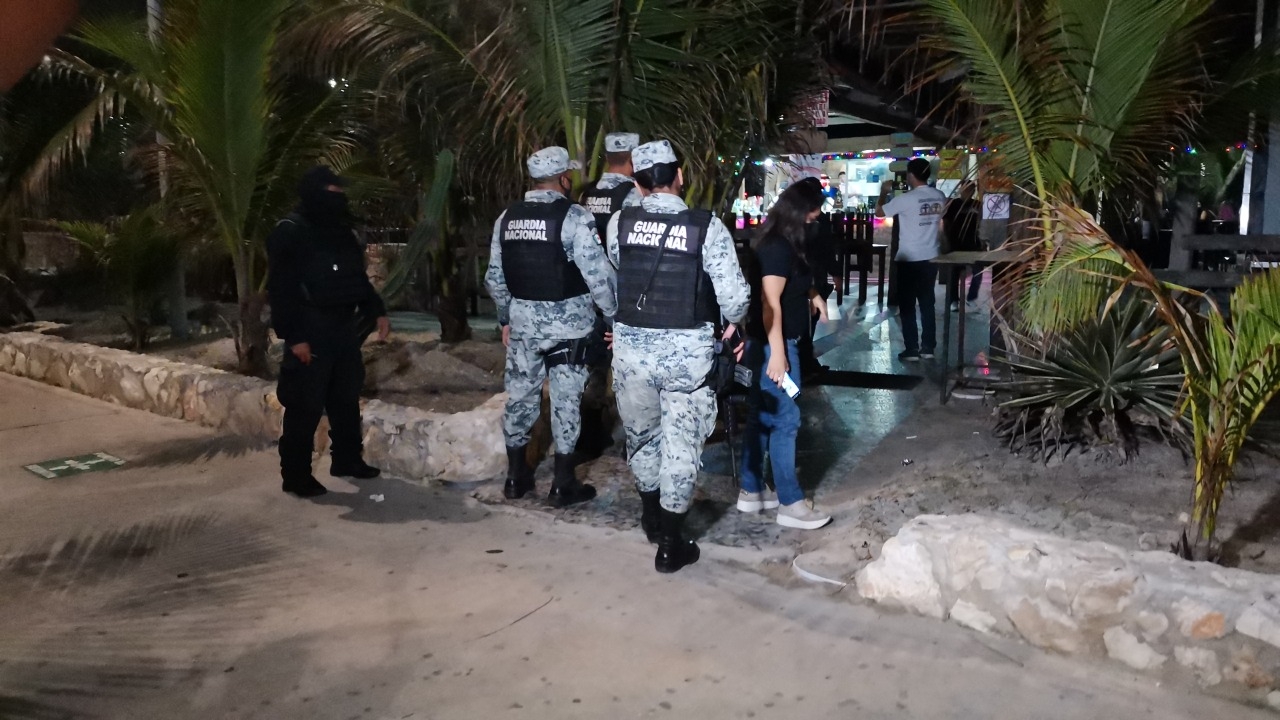 Copriscam y Guardia Nacional realizan operativo en bares de Ciudad del Carmen