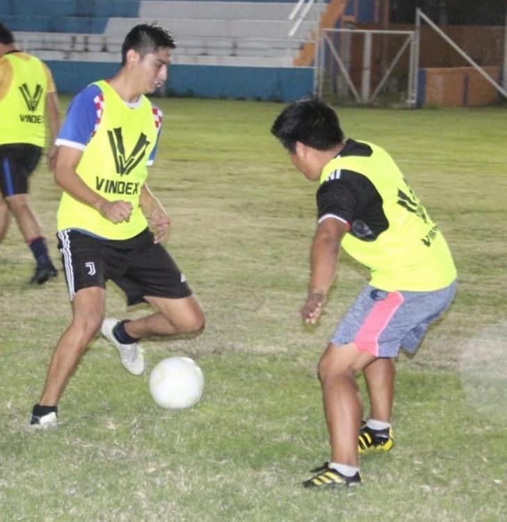 Futbolistas chetumaleños participarán en torneo de clubes en Chiapas