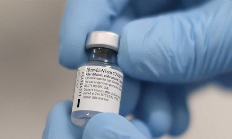 Estados Unidos aprueba uso de emergencia de vacuna contra COVID-19 de Pfizer