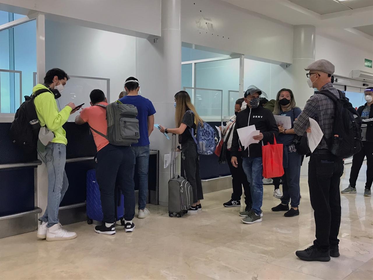 Aeroméxico e Interjet cancelan vuelos en el Aeropuerto de Cancún, otra vez