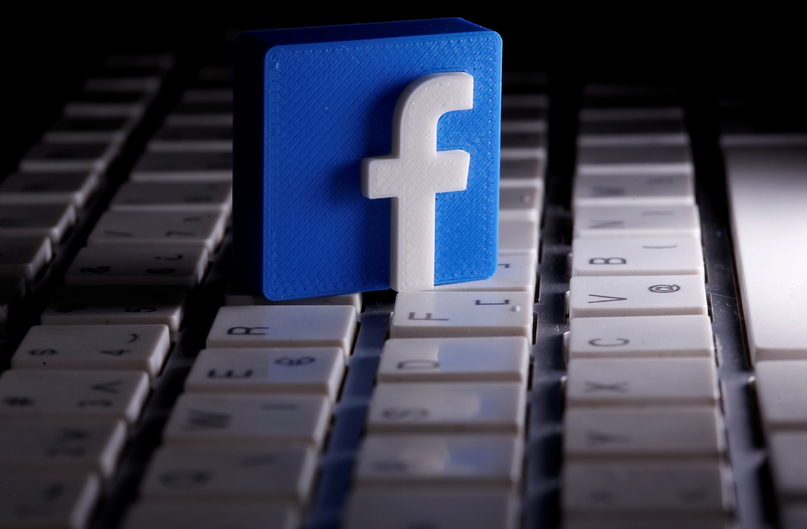 Facebook prevé crear 10 mil empleos para desarrollar su "metaverso"