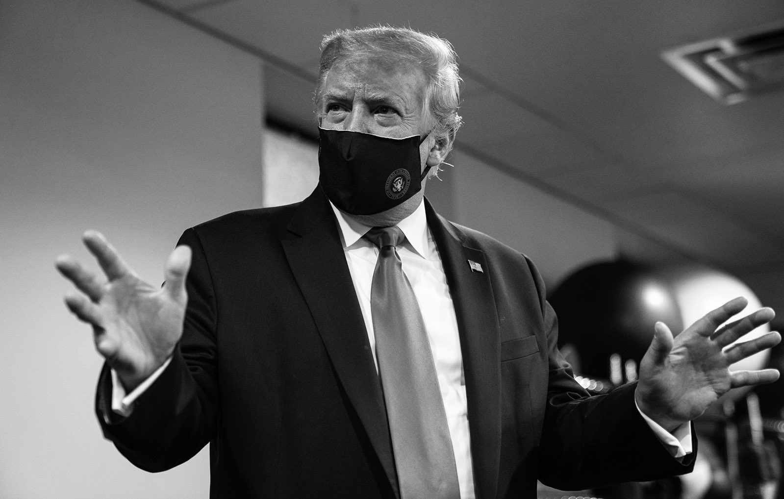 Donald Trump publicó una foto usando cubrebocas (@realDonaldTrump)