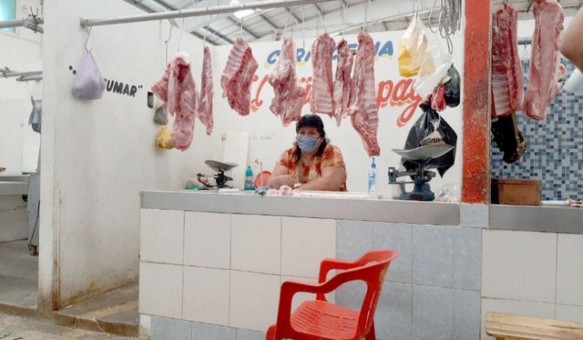 Caen las ventas de pollo y carnes rojas en Hecelchakán