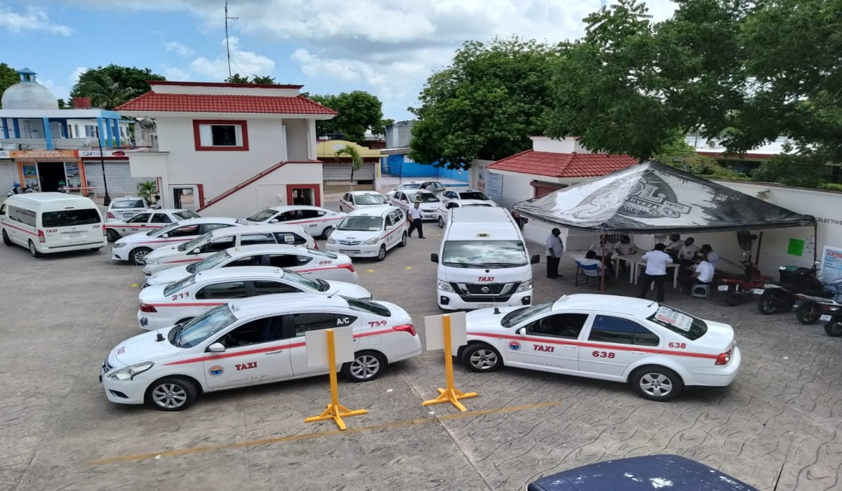 Taxistas de Cozumel registran bajas ganancias al día