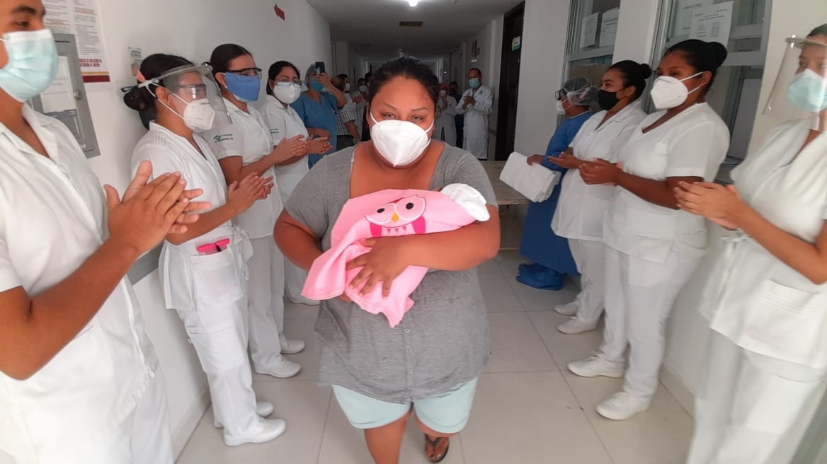 Bebé prematura vence al COVID-19 en Chetumal