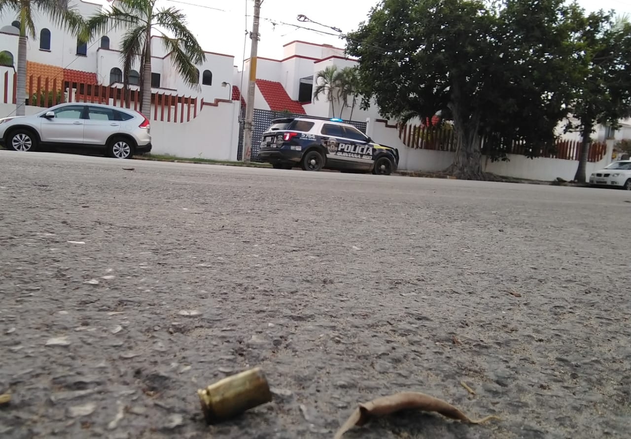 El hombre recibió tres impactos de bala en la supermanzana 50 de Cancún