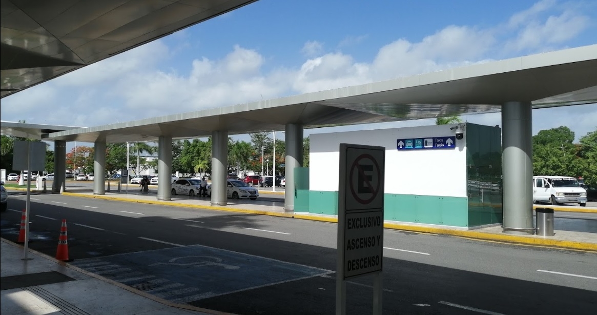Persiste pleito entre taxistas y plataformas en el Aeropuerto de Mérida