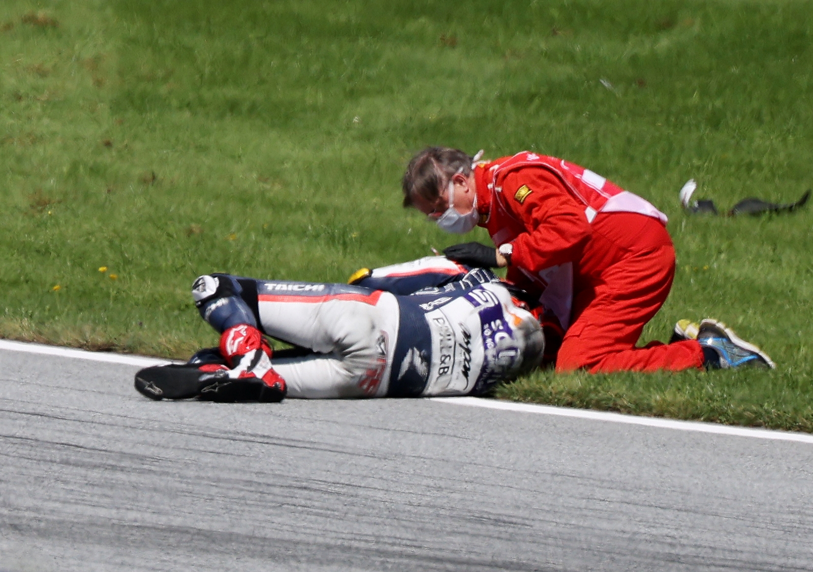 ¡Valentino Rossi volvió a nacer! Así fue el accidente en el MotoGP (VIDEO)