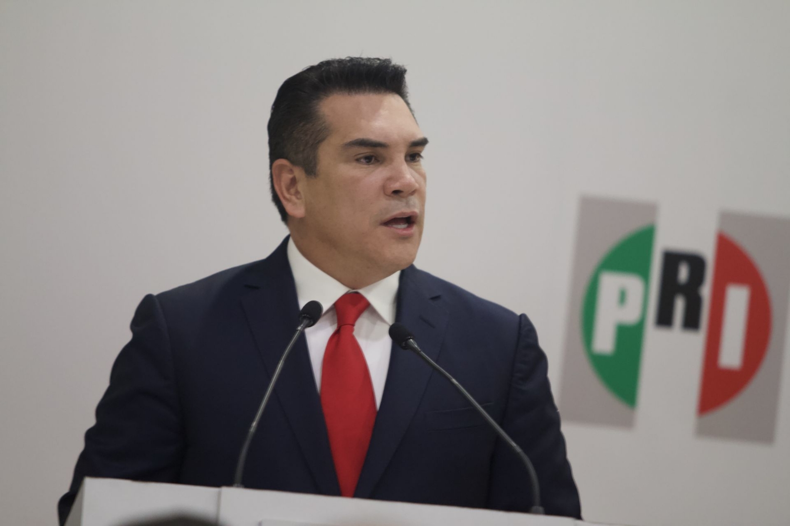 Denunciarían a Alejandro Moreno por irregularidades en Campeche