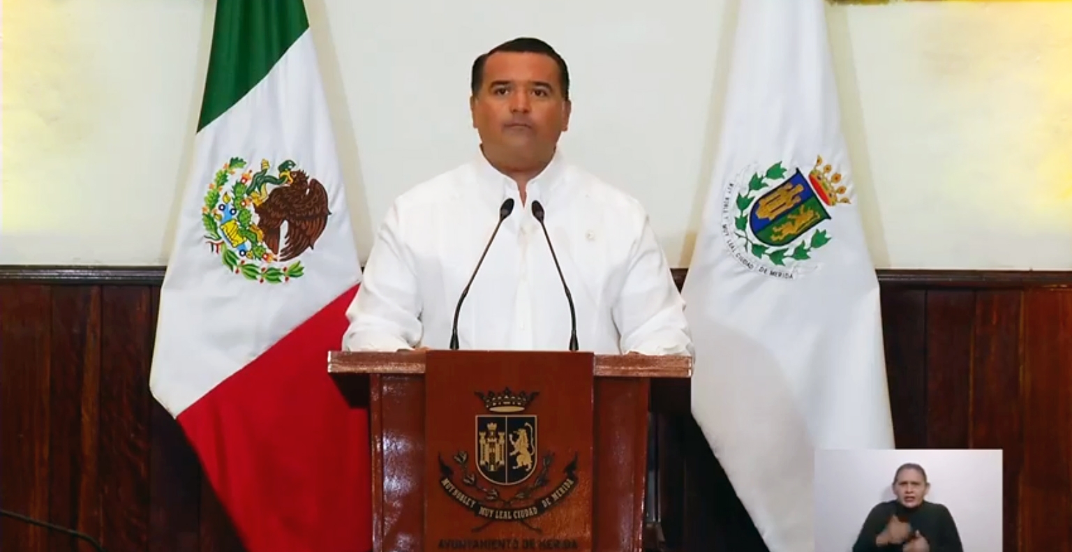 Atípico informe de gobierno de Renán Barrera en el Cabildo de Mérida