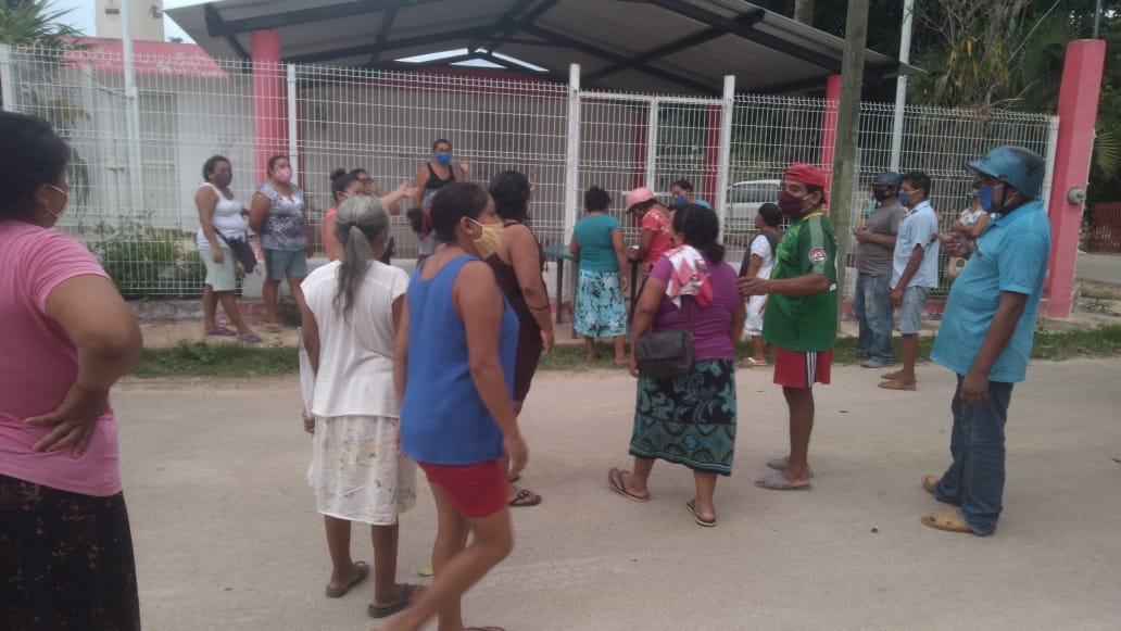 Vecinos de Tekax protestan contra cierre de dispensario médico