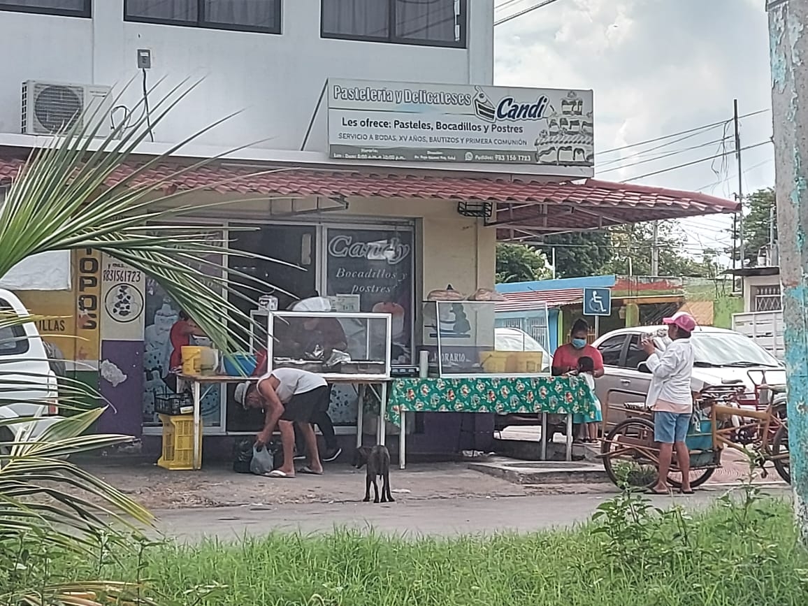 Chetumaleños mantienen actividades pese a Semáforo Naranja por COVID-19