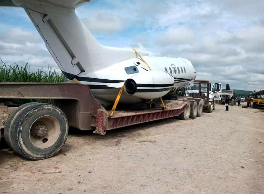 Ejército retira avión que aterrizó en Río Hondo, Pucté