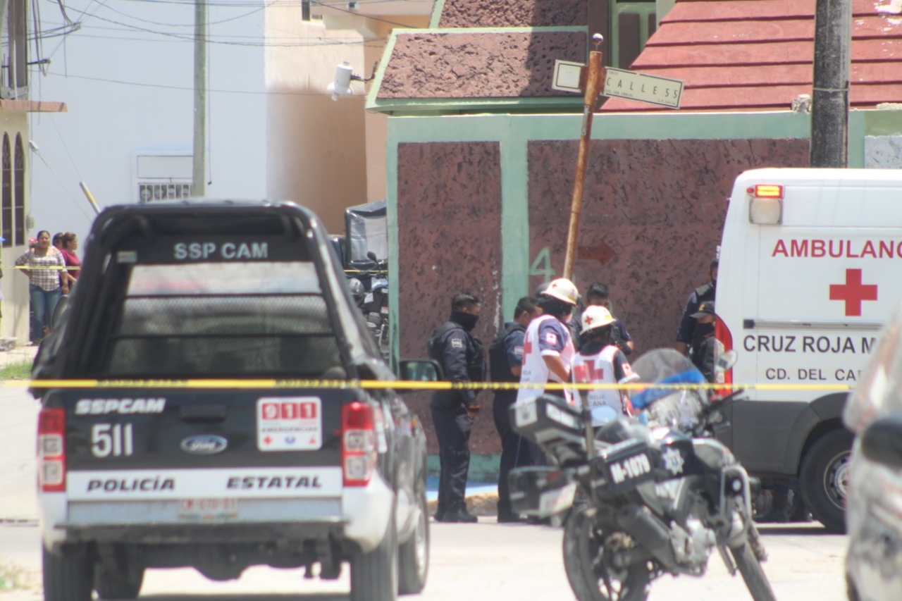 Policía es apuñalado y dispara contra presunto asaltante de tienda en Ciudad del Carmen