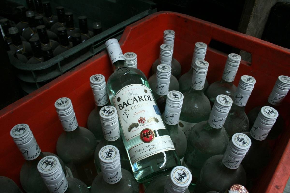 Decomisan más de 7 mil botellas de licor en Kanasín