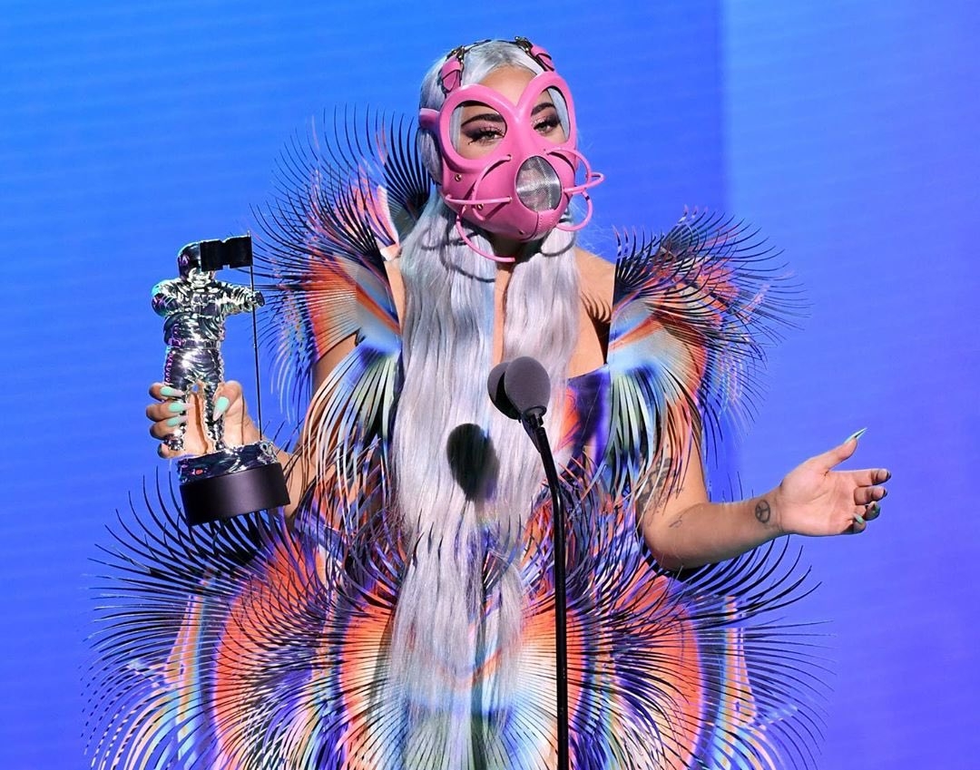 Estos fueron los cubrebocas fashion que Lady Gaga lució en los  #VMAs 2020