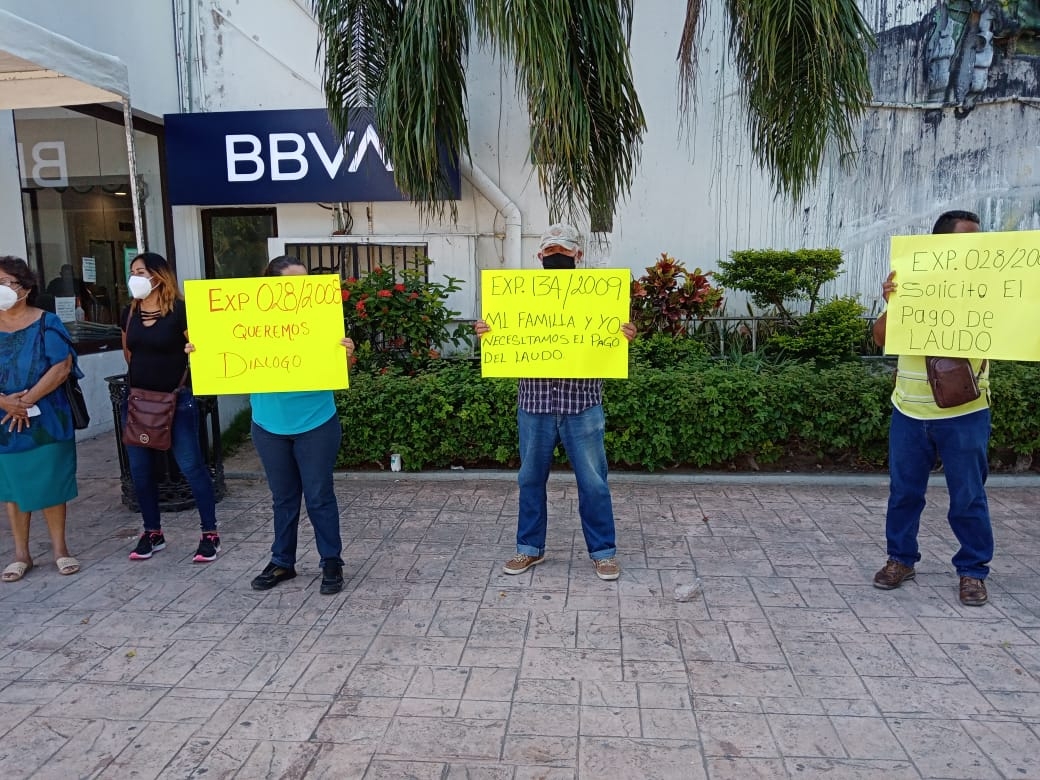 Piden pago de salarios caídos al ayuntamiento de Ciudad del Carmen, son más de 2 millones de pesos