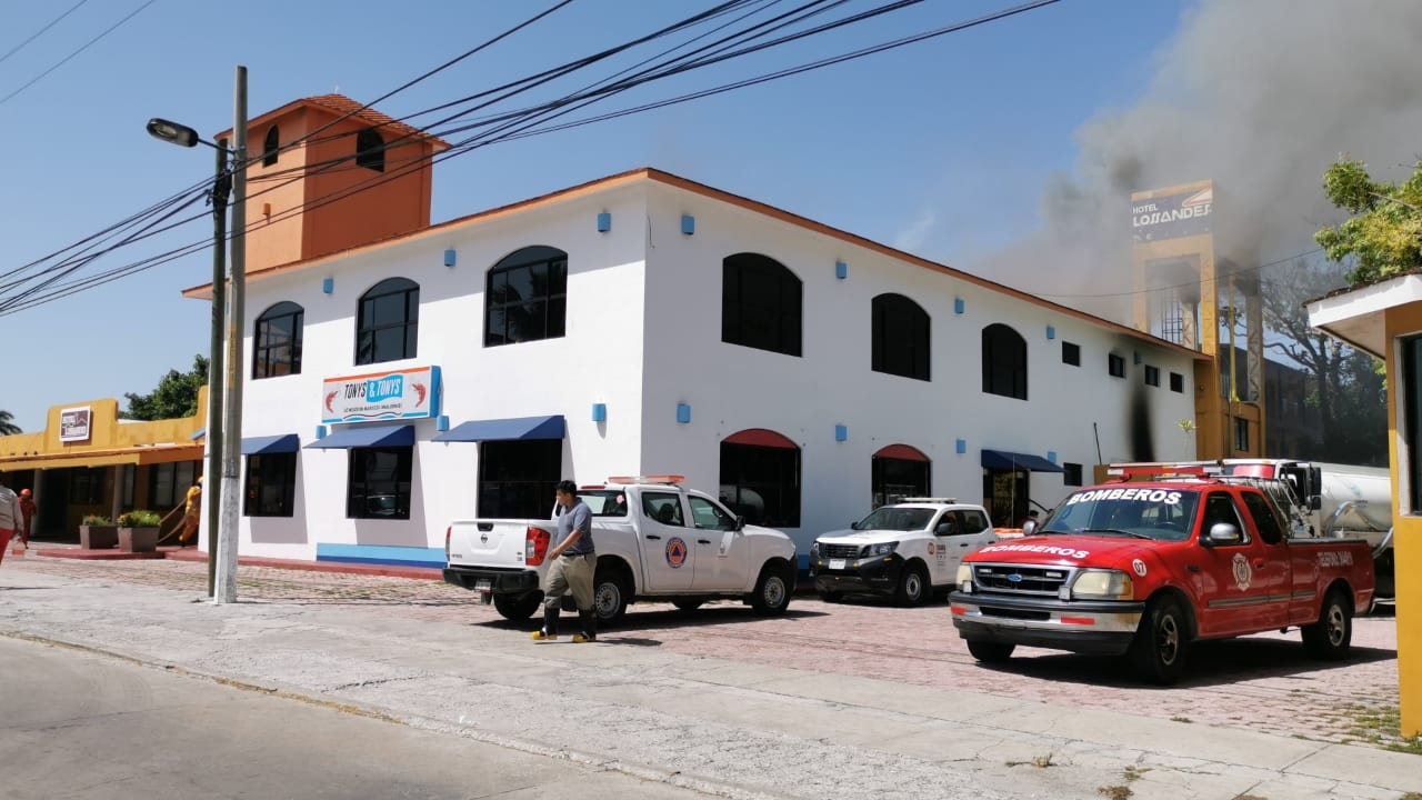 Se incendia el Hotel Lossandes de Ciudad del Carmen