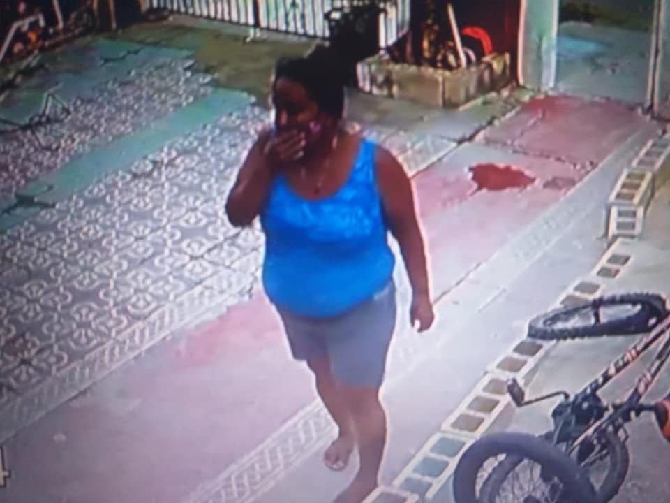 Exhiben a mujer que robó una bicicleta en Kanasín: VIDEO