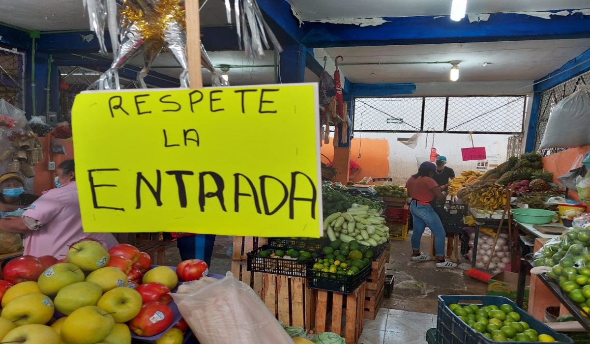 Reabren negocios no esenciales en el mercado Andrés Quintana Roo de Chetumal