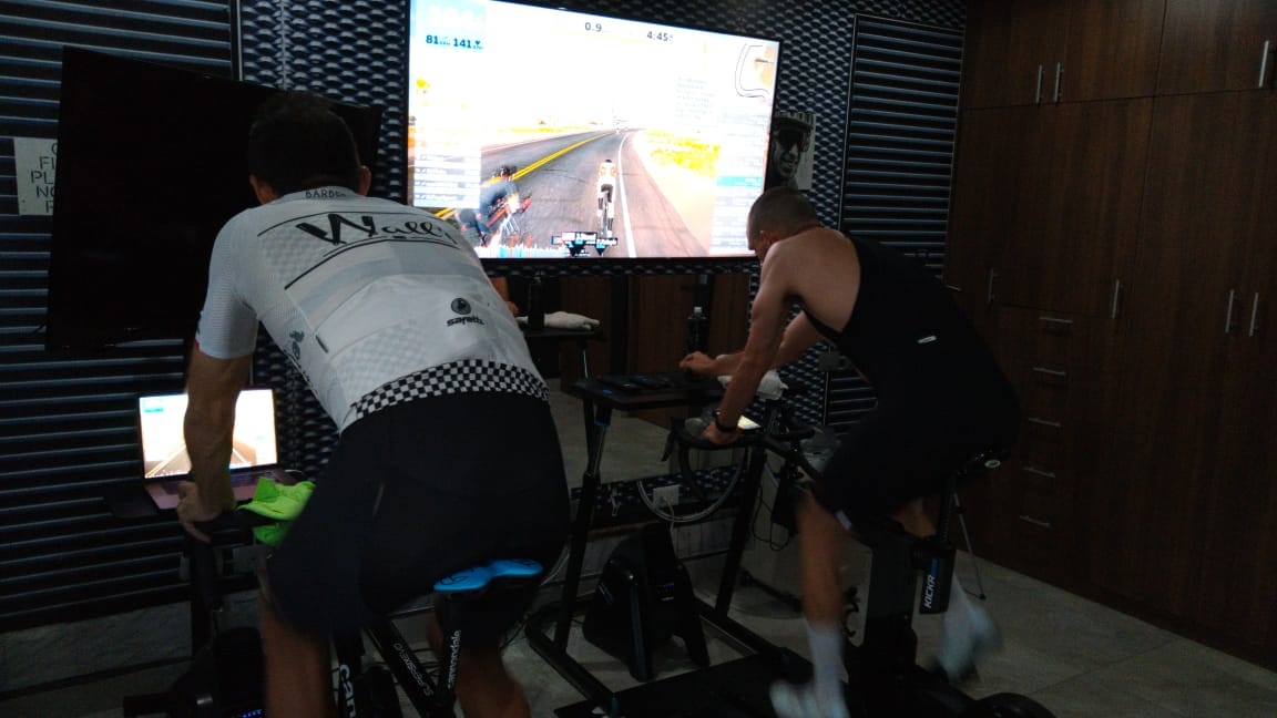 Tour de ciclismo virtual se desarrolla con éxito