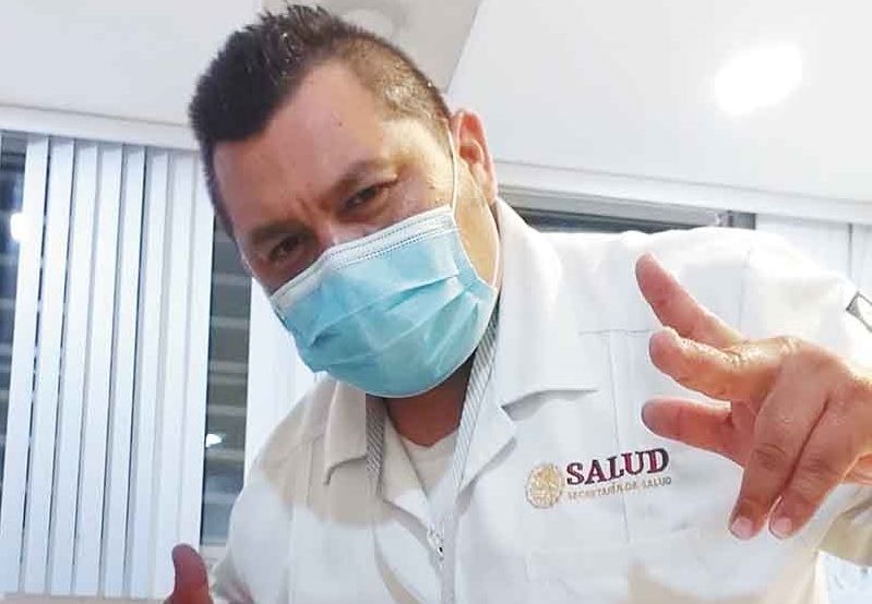 Con hip hop, enfermero alivia el dolor de pacientes en Mérida