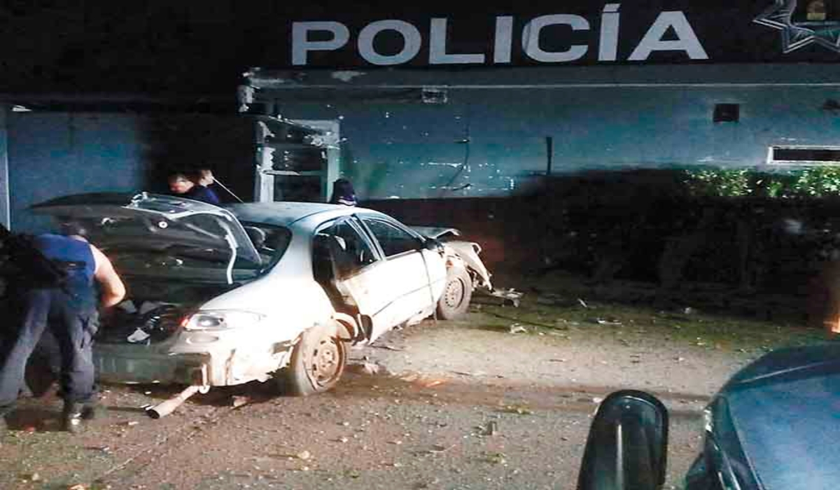 Sede de la Policía Estatal en Playa del Carmen sufre explosión