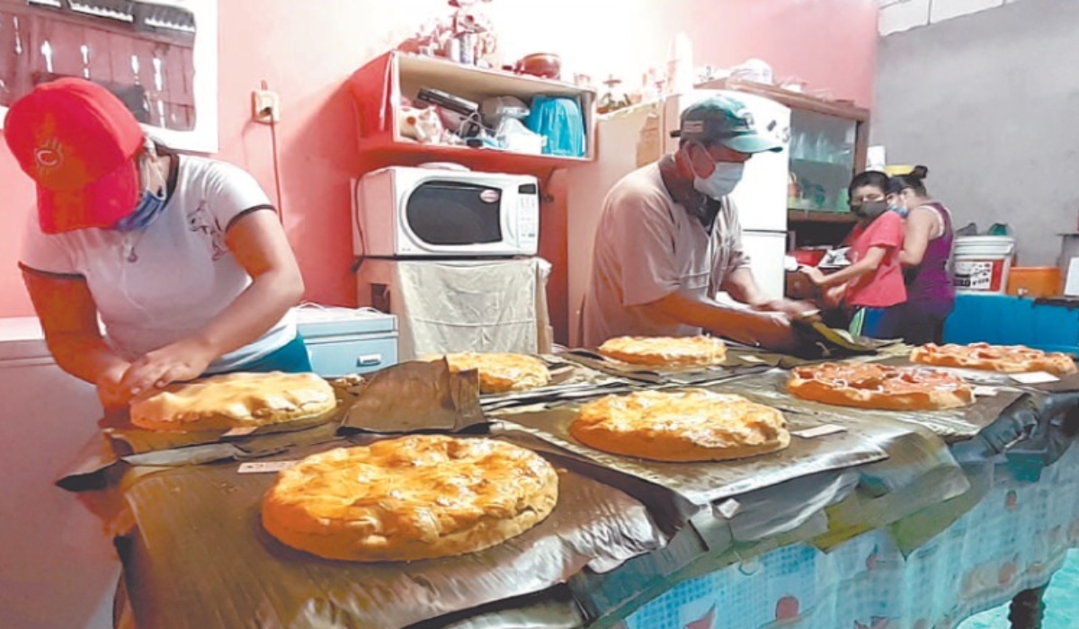 Familia Tinal Chi: 25 años preparando pibipollos y cochinita en Candelaria