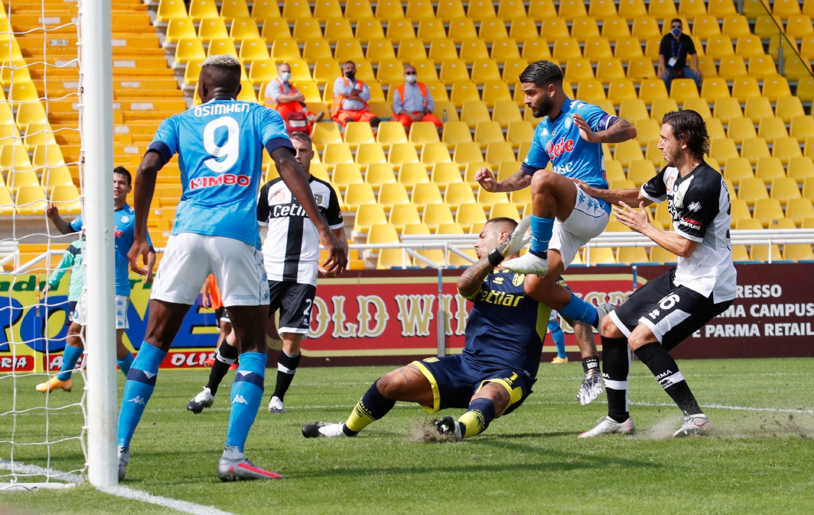 ‘Chucky’ Lozano, titular en la victoria del Napoli 2-0 ante el Parma