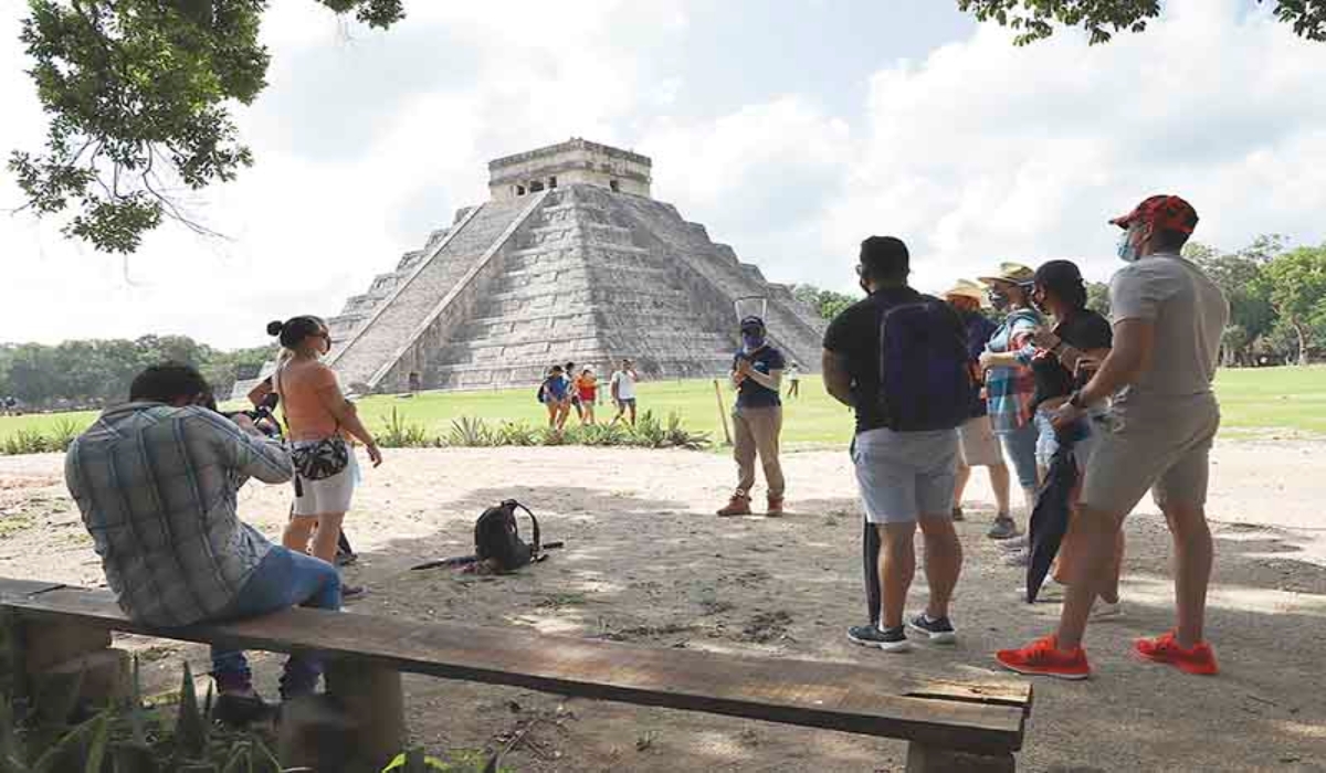 Chichén Itzá recibe a más de mil 400 visitantes en su primer día de reapertura