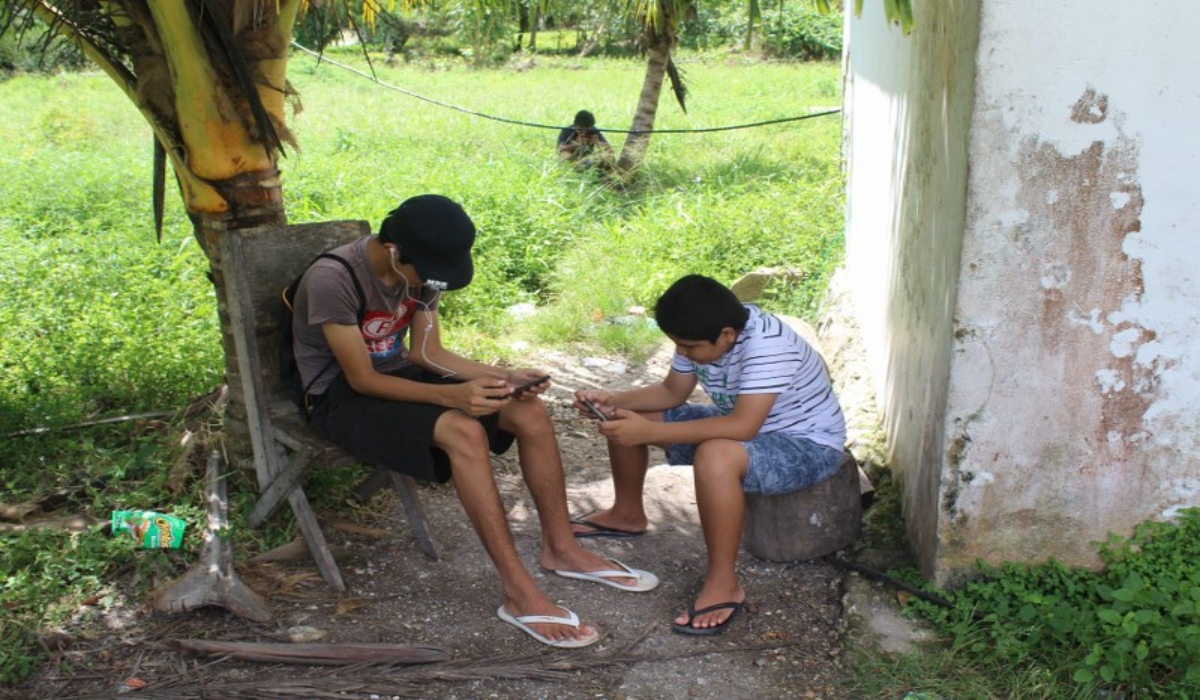 Estudiantes de la zona rural en Othón P. Blanco, sin libros y con internet deficiente