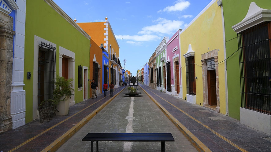 Campeche destaca por sus hermosas calles, sus murallas y el malecón